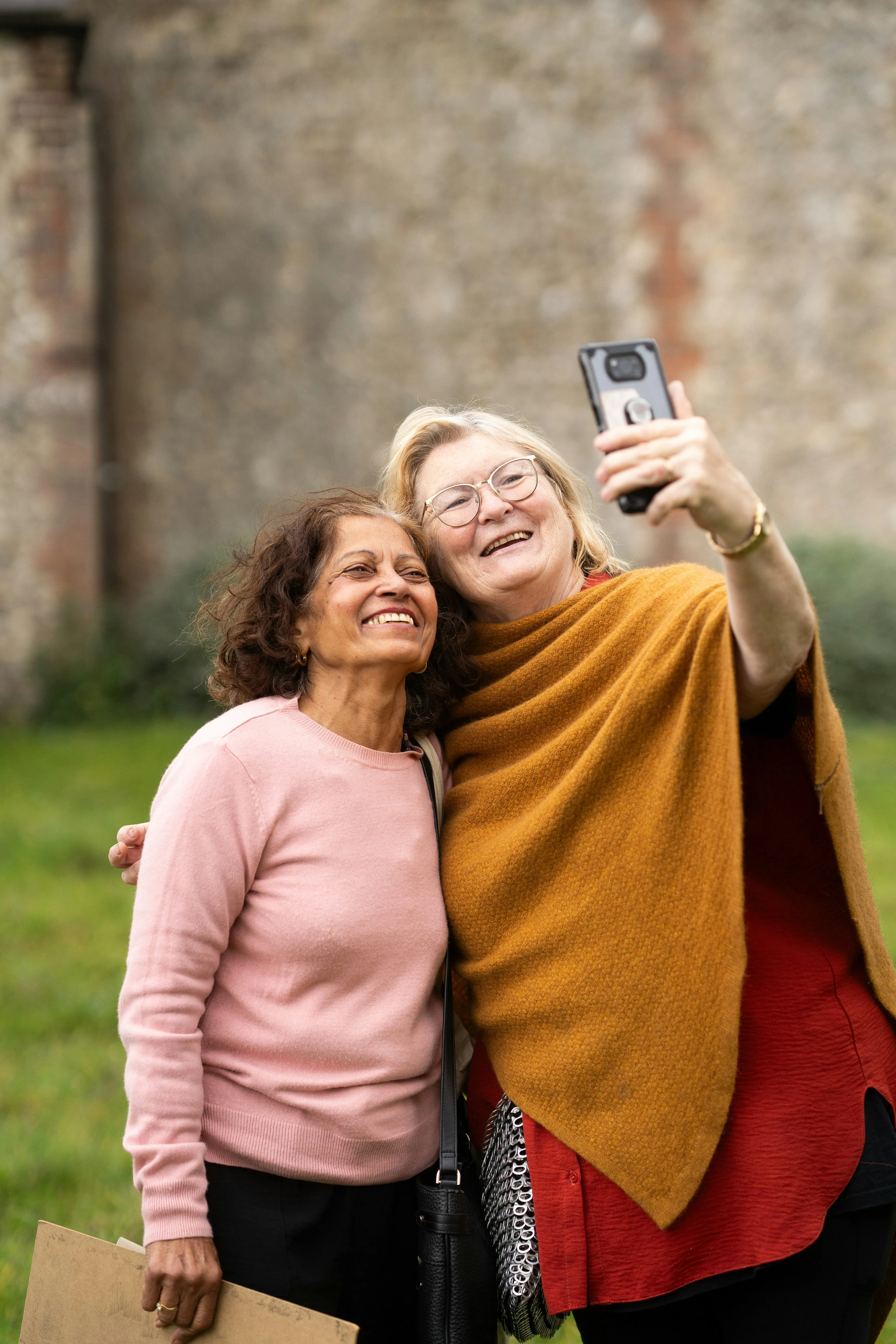 Supplying older people with iPads and training